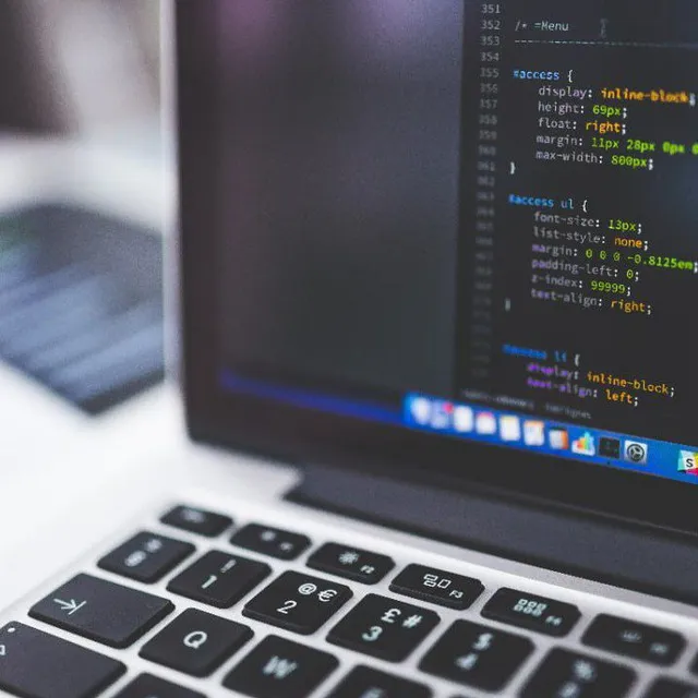 متخصصة إدخال بيانات عن بُعد، القدرة على إدارة وأتمتة قواعد بيانات كبيرة، جاهزة للعمل فورًا 